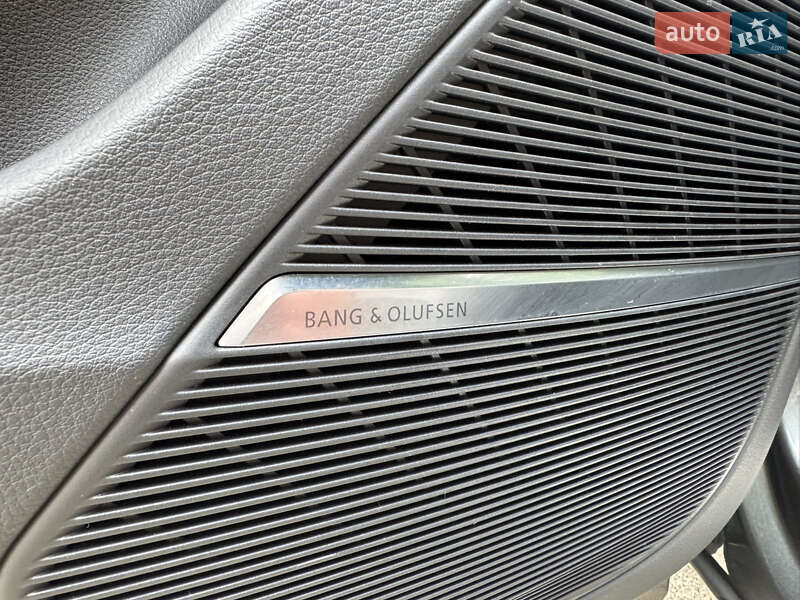 Внедорожник / Кроссовер Audi Q8 2021 в Киеве