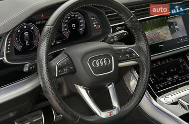 Внедорожник / Кроссовер Audi Q8 2020 в 