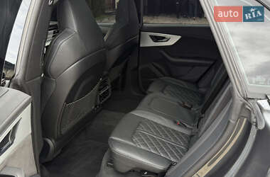Внедорожник / Кроссовер Audi Q8 2020 в 
