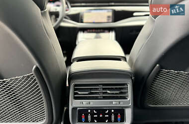 Внедорожник / Кроссовер Audi Q8 2020 в 