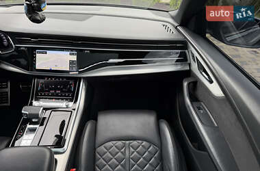 Внедорожник / Кроссовер Audi Q8 2020 в 