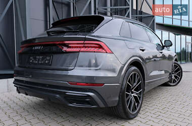 Внедорожник / Кроссовер Audi Q8 2020 в 