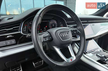 Внедорожник / Кроссовер Audi Q8 2020 в 