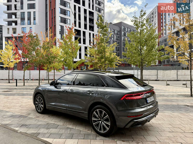 Внедорожник / Кроссовер Audi Q8 2019 в Киеве