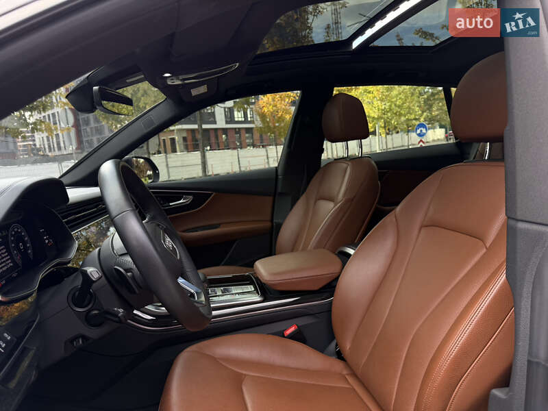 Внедорожник / Кроссовер Audi Q8 2019 в Киеве