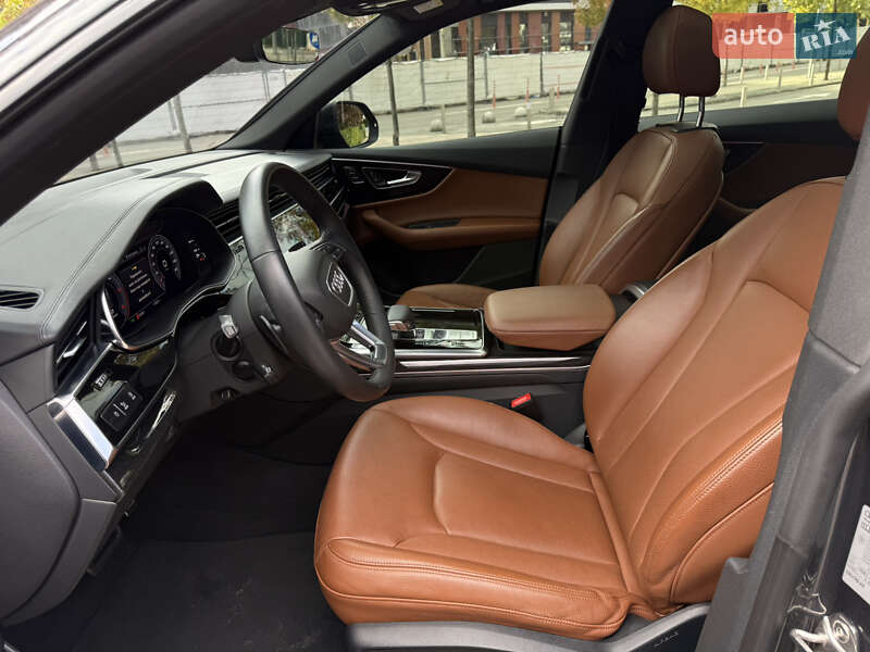 Внедорожник / Кроссовер Audi Q8 2019 в Киеве