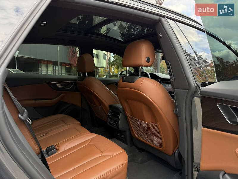 Внедорожник / Кроссовер Audi Q8 2019 в Киеве