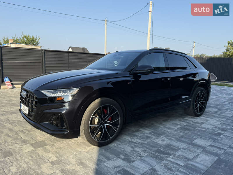 Позашляховик / Кросовер Audi Q8 2018 в Луцьку