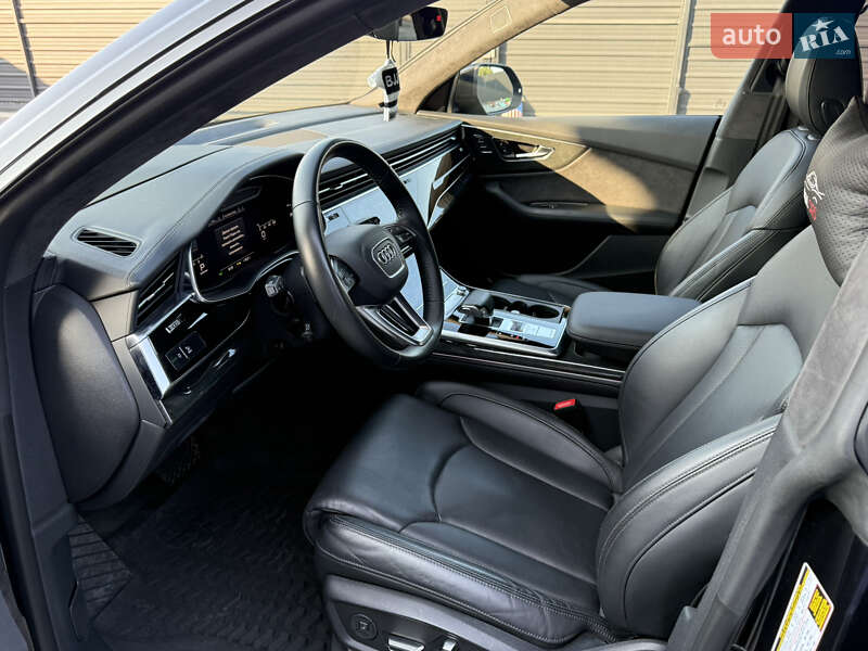 Позашляховик / Кросовер Audi Q8 2018 в Луцьку