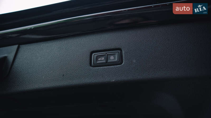 Внедорожник / Кроссовер Audi Q8 2018 в Киеве