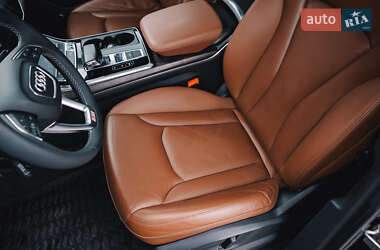 Внедорожник / Кроссовер Audi Q8 2018 в 