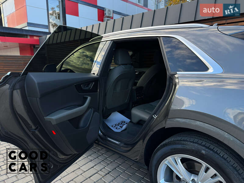 Внедорожник / Кроссовер Audi Q8 2019 в Одессе