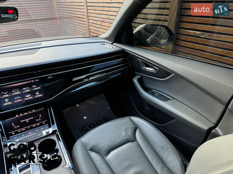 Внедорожник / Кроссовер Audi Q8 2019 в Одессе