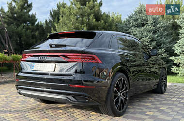 Внедорожник / Кроссовер Audi Q8 2020 в 