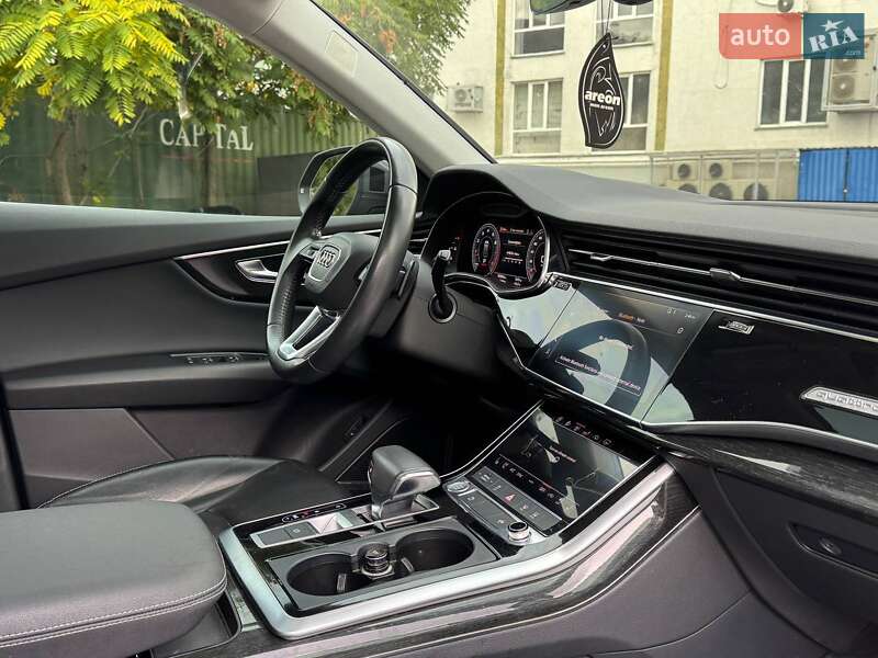 Позашляховик / Кросовер Audi Q8 2018 в Одесі фото 13 Позашляховик / Кросовер Audi Q8 2018 в Одесі