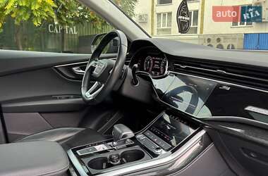 Внедорожник / Кроссовер Audi Q8 2018 в 