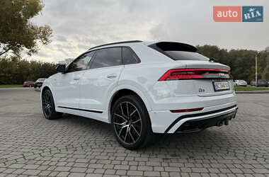 Внедорожник / Кроссовер Audi Q8 2020 в 