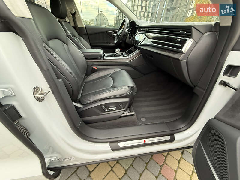 Позашляховик / Кросовер Audi Q8 2020 в Львові фото 27 Позашляховик / Кросовер Audi Q8 2020 в Львові