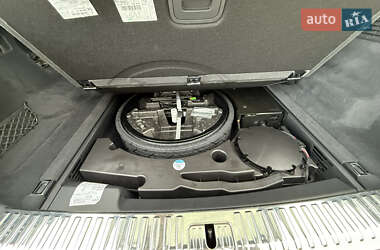 Внедорожник / Кроссовер Audi Q8 2020 в 