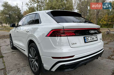 Позашляховик / Кросовер Audi Q8 2019 в 