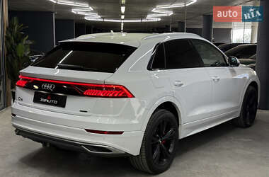 Позашляховик / Кросовер Audi Q8 2019 в 