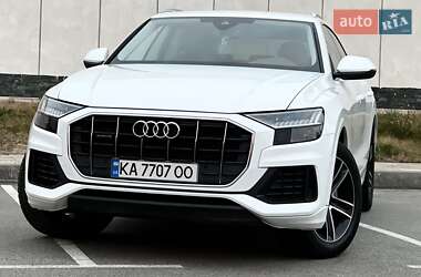 Позашляховик / Кросовер Audi Q8 2023 в 