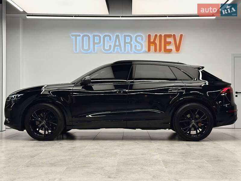 Позашляховик / Кросовер Audi Q8 2025 в Києві