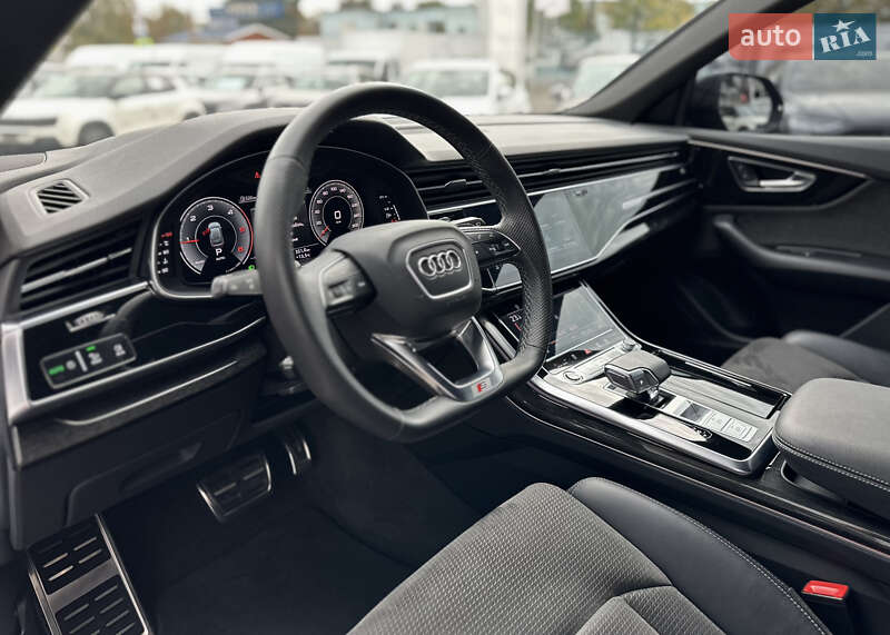 Внедорожник / Кроссовер Audi Q8 2021 в Днепре