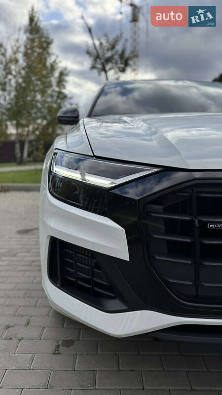 Внедорожник / Кроссовер Audi Q8 2019 в Киеве