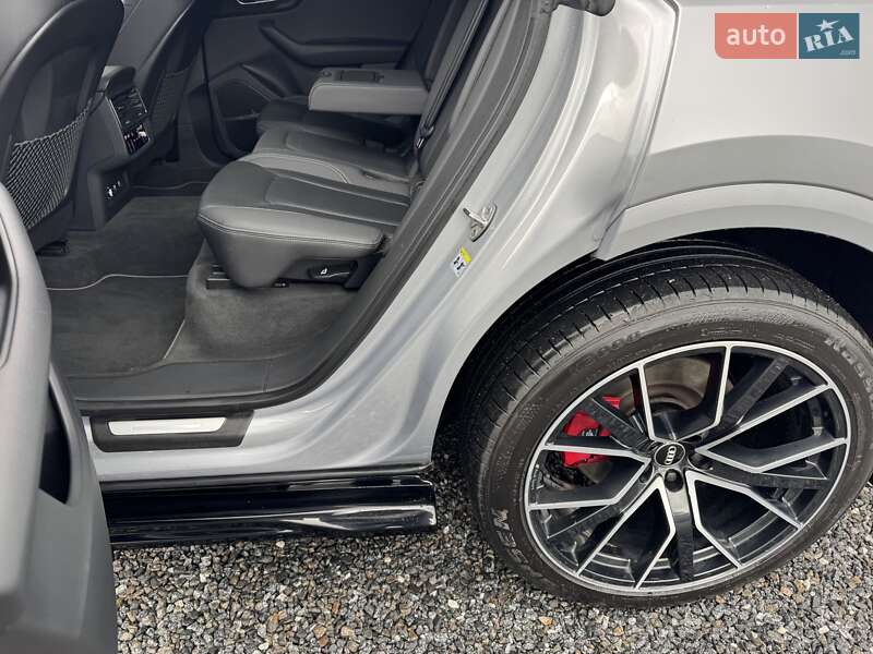 Внедорожник / Кроссовер Audi Q8 2019 в Тернополе