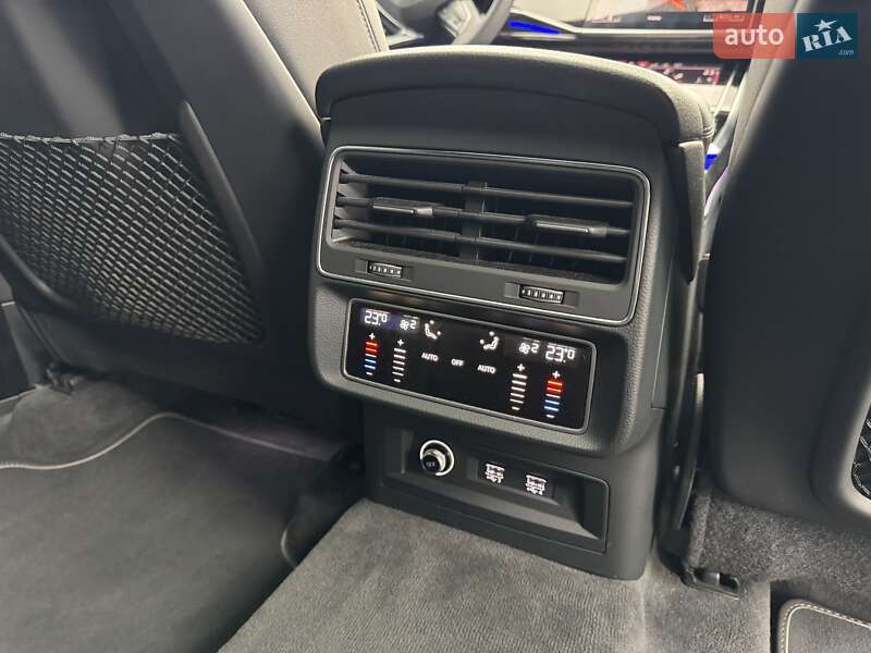 Внедорожник / Кроссовер Audi Q8 2019 в Тернополе