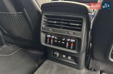 Позашляховик / Кросовер Audi Q8 2019 в 