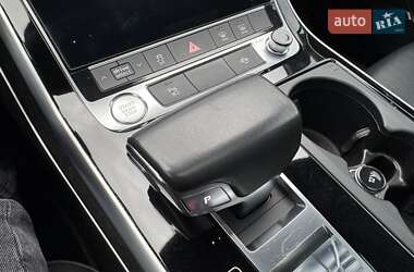 Позашляховик / Кросовер Audi Q8 2019 в 