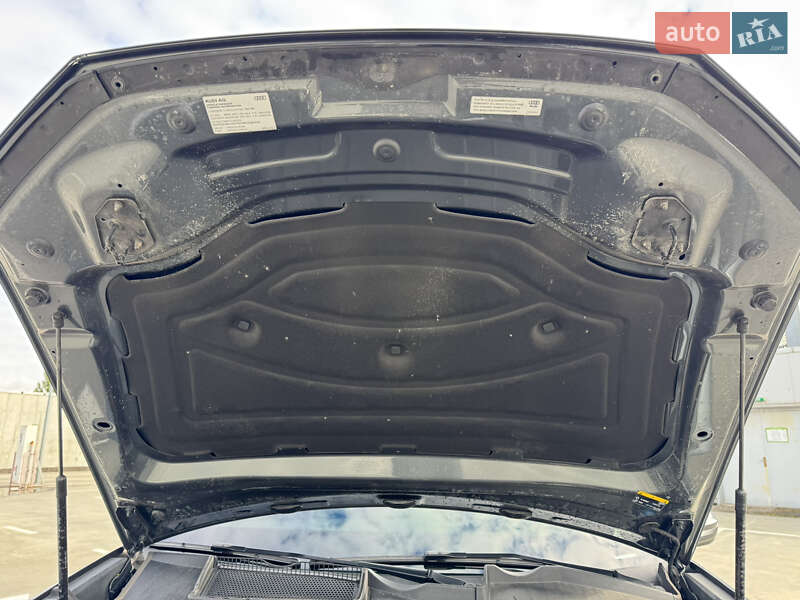 Позашляховик / Кросовер Audi Q8 2021 в Києві