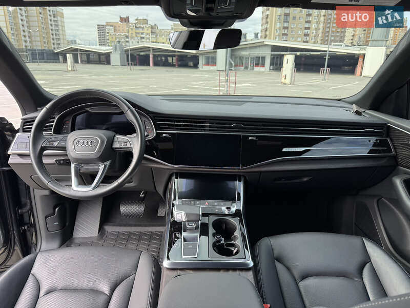 Позашляховик / Кросовер Audi Q8 2021 в Києві