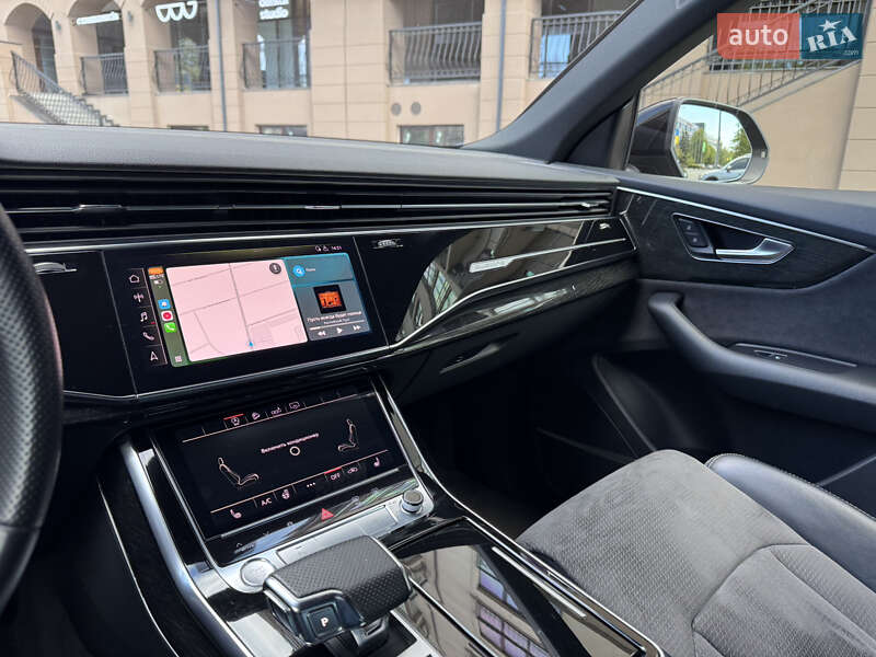 Внедорожник / Кроссовер Audi Q8 2019 в Харькове