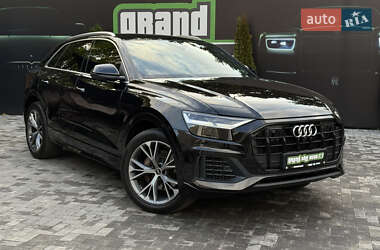 Позашляховик / Кросовер Audi Q8 2021 в 
