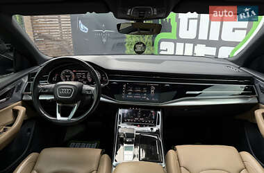 Позашляховик / Кросовер Audi Q8 2021 в 