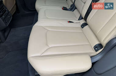Позашляховик / Кросовер Audi Q8 2021 в 
