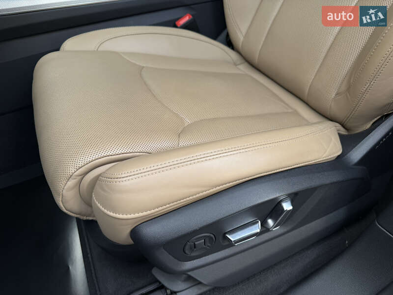 Внедорожник / Кроссовер Audi Q8 2021 в Киеве фото 43 Внедорожник / Кроссовер Audi Q8 2021 в Киеве