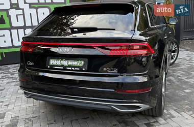 Позашляховик / Кросовер Audi Q8 2021 в 