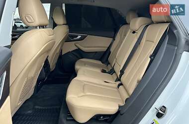 Позашляховик / Кросовер Audi Q8 2018 в  фото 21 Позашляховик / Кросовер Audi Q8 2018 в