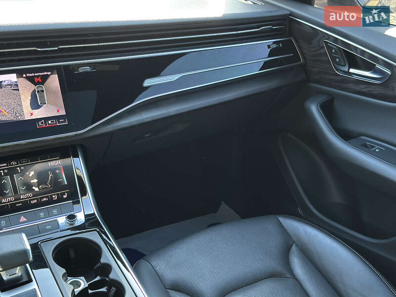 Внедорожник / Кроссовер Audi Q8 2020 в Луцке
