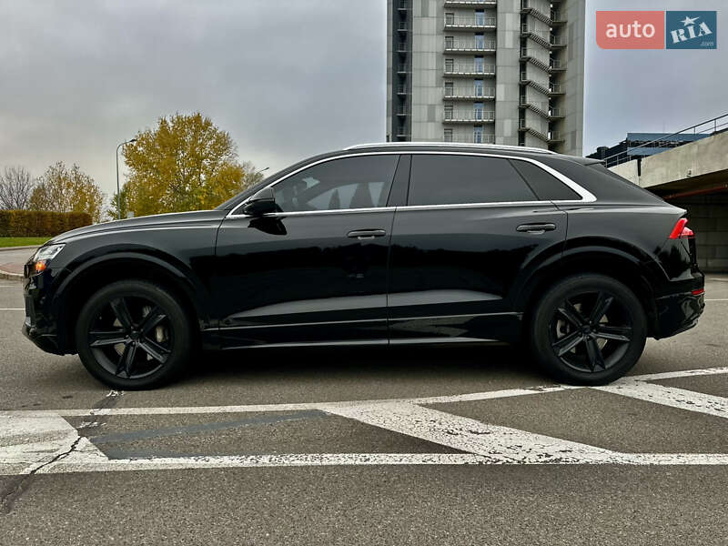 Позашляховик / Кросовер Audi Q8 2018 в Києві
