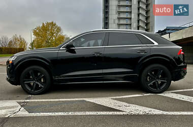 Позашляховик / Кросовер Audi Q8 2018 в 