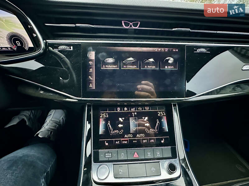 Позашляховик / Кросовер Audi Q8 2018 в Києві