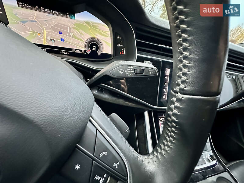 Позашляховик / Кросовер Audi Q8 2018 в Києві