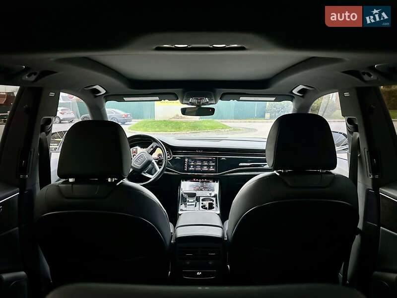Позашляховик / Кросовер Audi Q8 2018 в Києві