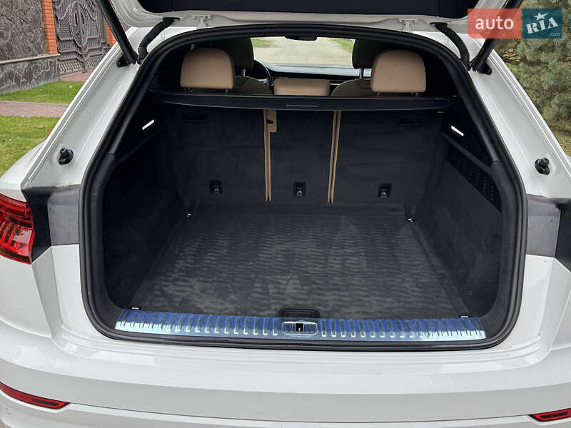 Позашляховик / Кросовер Audi Q8 2021 в Києві фото 49 Позашляховик / Кросовер Audi Q8 2021 в Києві