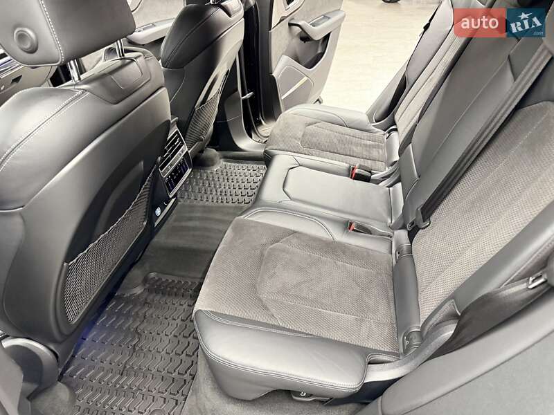 Позашляховик / Кросовер Audi Q8 2019 в Києві